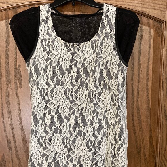 Lined Lace Sleeveless Top, Black and Cream, Women's size M - Picture 4 of 5